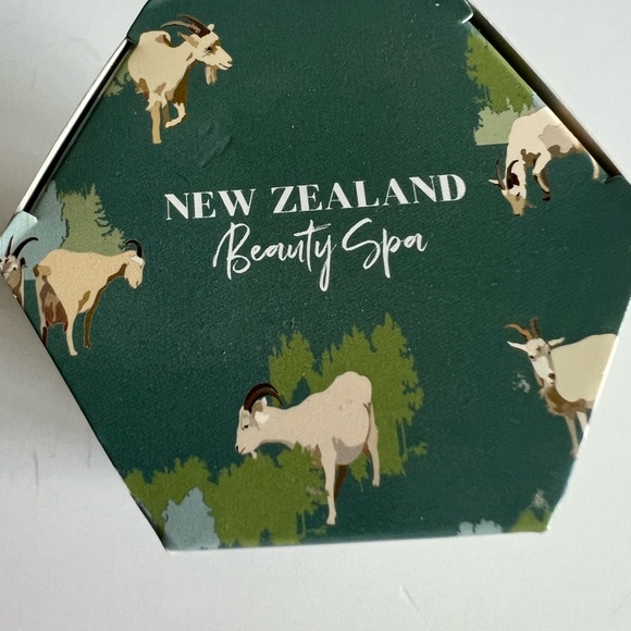 Natural Goat's Milk Moisturizing 5 Pack Soap Bars - Picture 5 of 7